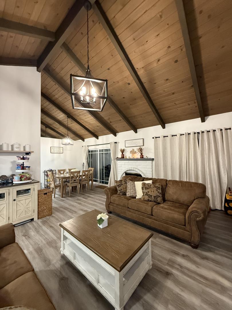 Detail Gallery Image 6 of 9 For 1664 Seville St, Salinas,  CA 93906 - 2 Beds | 1 Baths