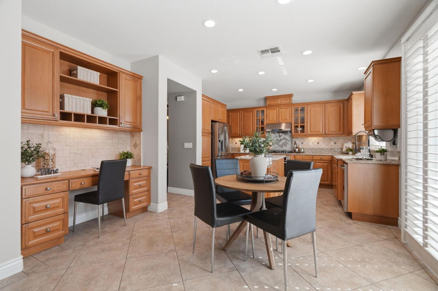 Detail Gallery Image 13 of 51 For 7237 Longhill Way, San Jose,  CA 95138 - 5 Beds | 3/1 Baths