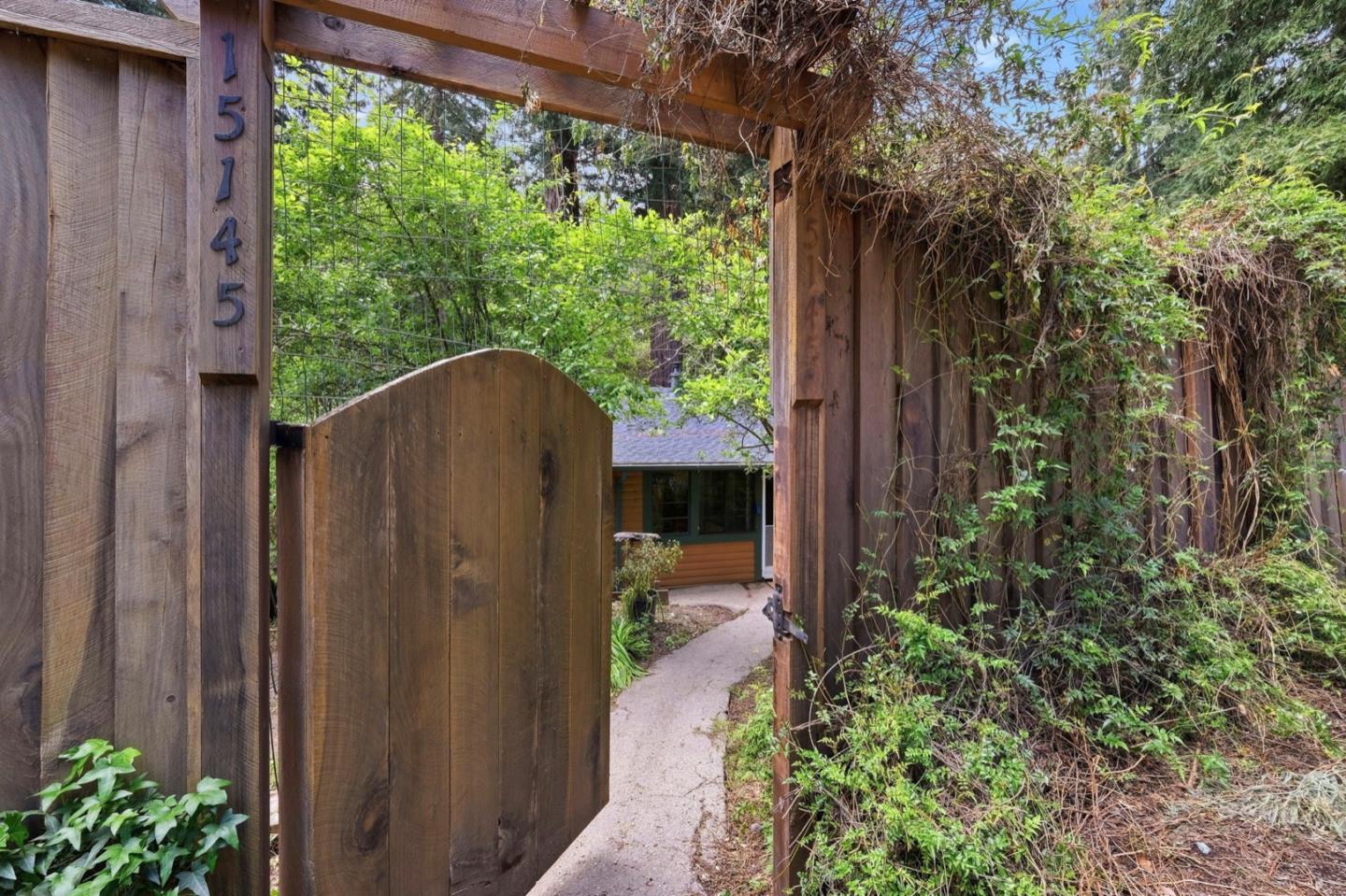 Detail Gallery Image 2 of 36 For 15145 Highway 9, Boulder Creek,  CA 95006 - 2 Beds | 1 Baths