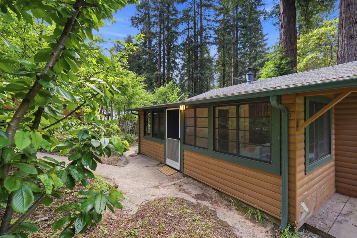 Detail Gallery Image 4 of 36 For 15145 Highway 9, Boulder Creek,  CA 95006 - 2 Beds | 1 Baths