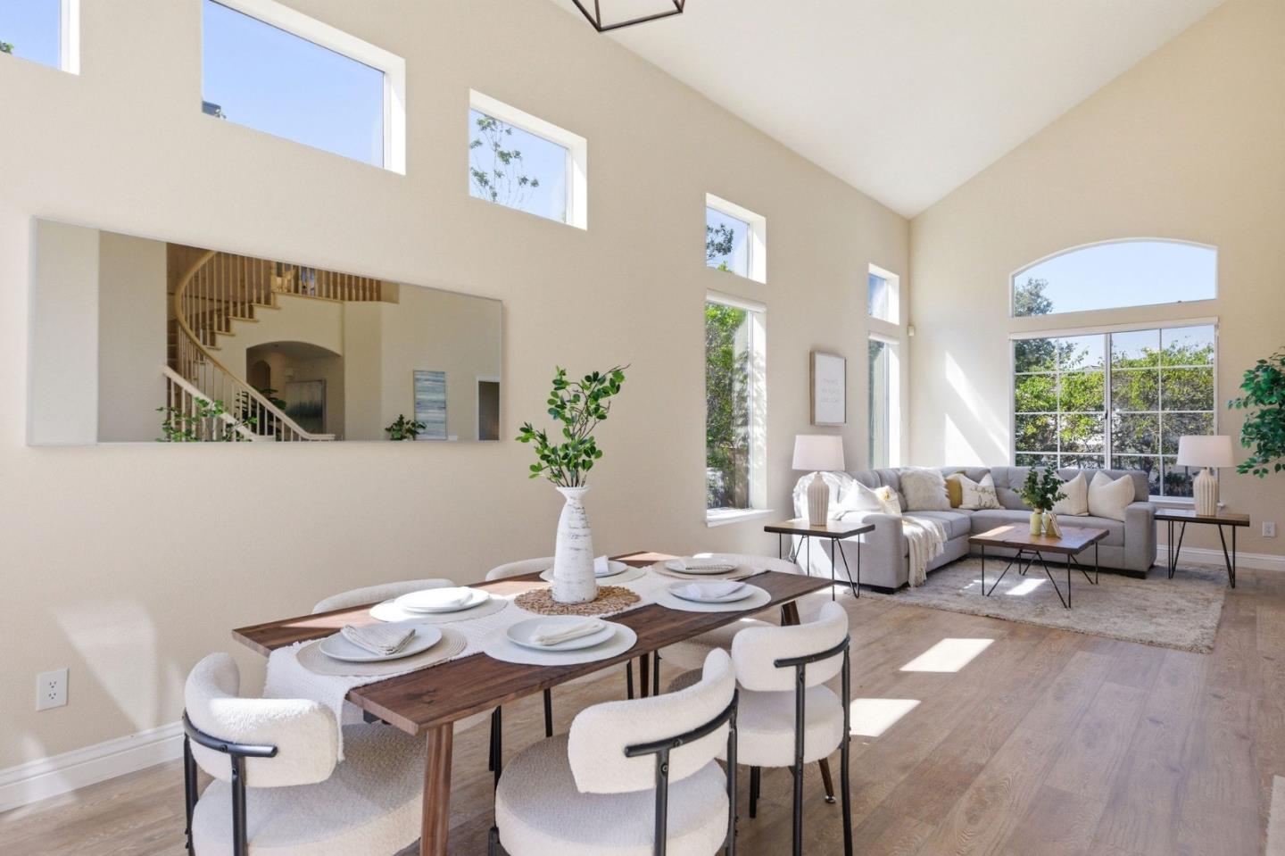 Detail Gallery Image 10 of 86 For 117 Lakewood Cir, San Mateo,  CA 94402 - 4 Beds | 3 Baths