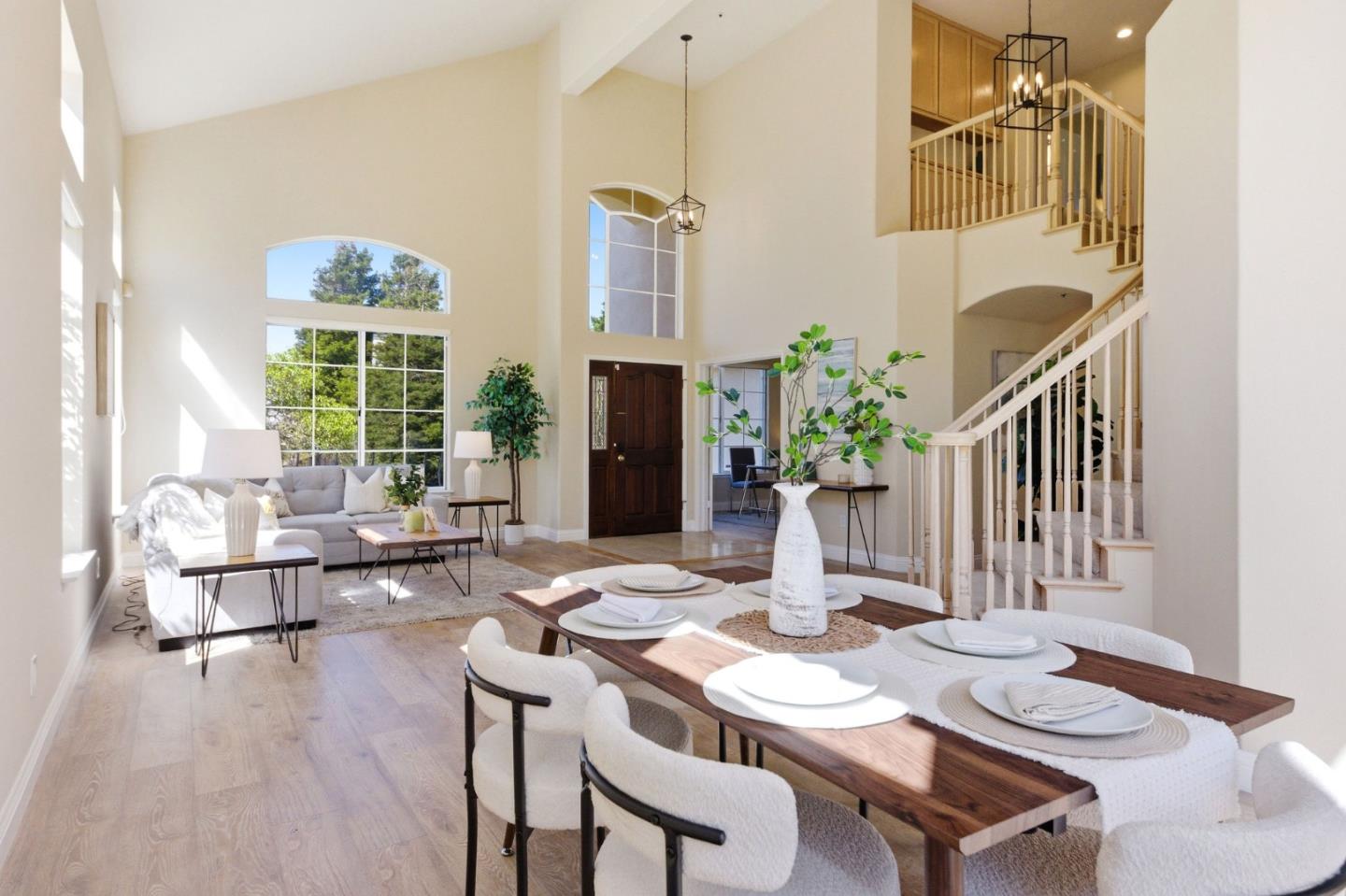 Detail Gallery Image 11 of 86 For 117 Lakewood Cir, San Mateo,  CA 94402 - 4 Beds | 3 Baths