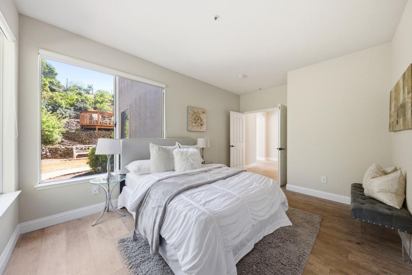 Detail Gallery Image 32 of 86 For 117 Lakewood Cir, San Mateo,  CA 94402 - 4 Beds | 3 Baths