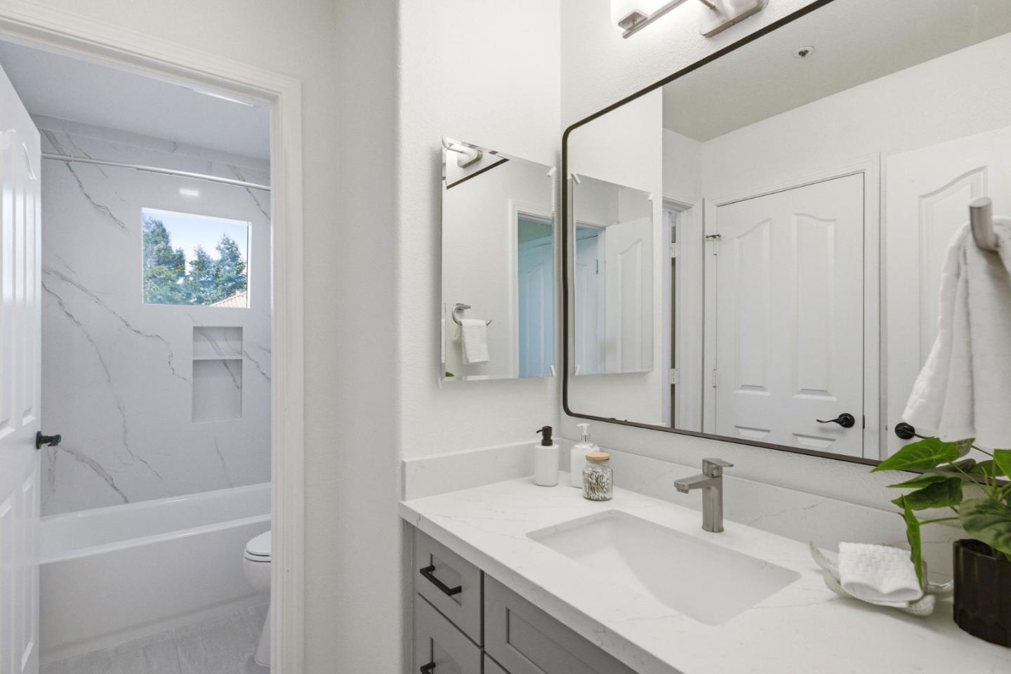 Detail Gallery Image 55 of 86 For 117 Lakewood Cir, San Mateo,  CA 94402 - 4 Beds | 3 Baths