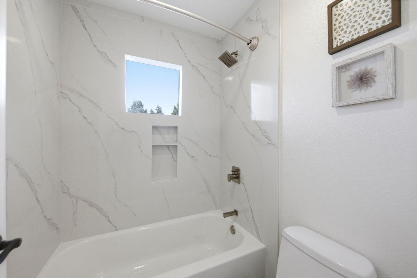 Detail Gallery Image 56 of 86 For 117 Lakewood Cir, San Mateo,  CA 94402 - 4 Beds | 3 Baths