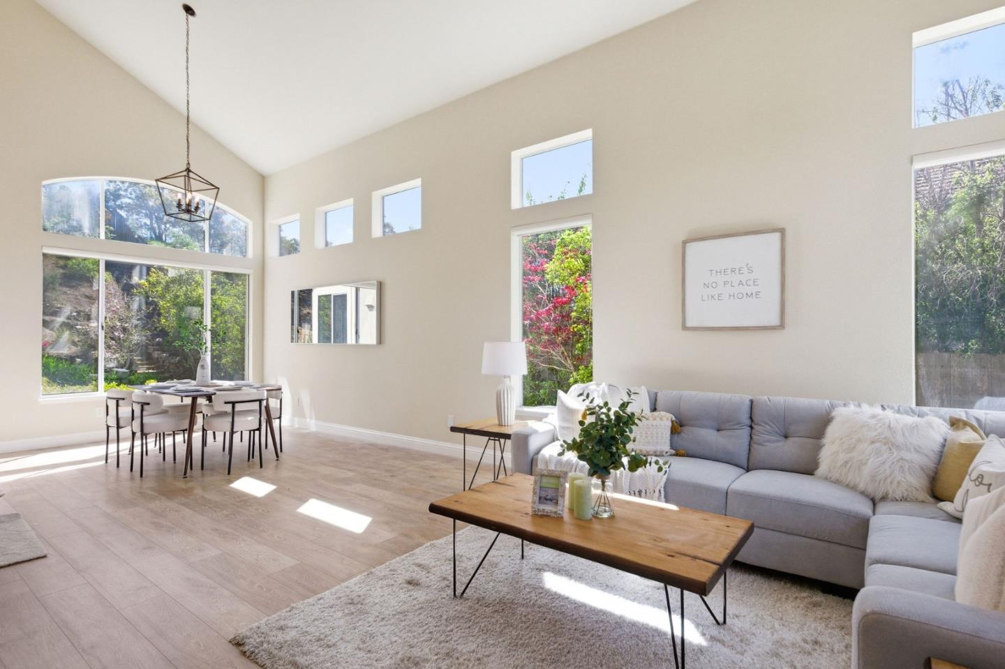 Detail Gallery Image 8 of 86 For 117 Lakewood Cir, San Mateo,  CA 94402 - 4 Beds | 3 Baths