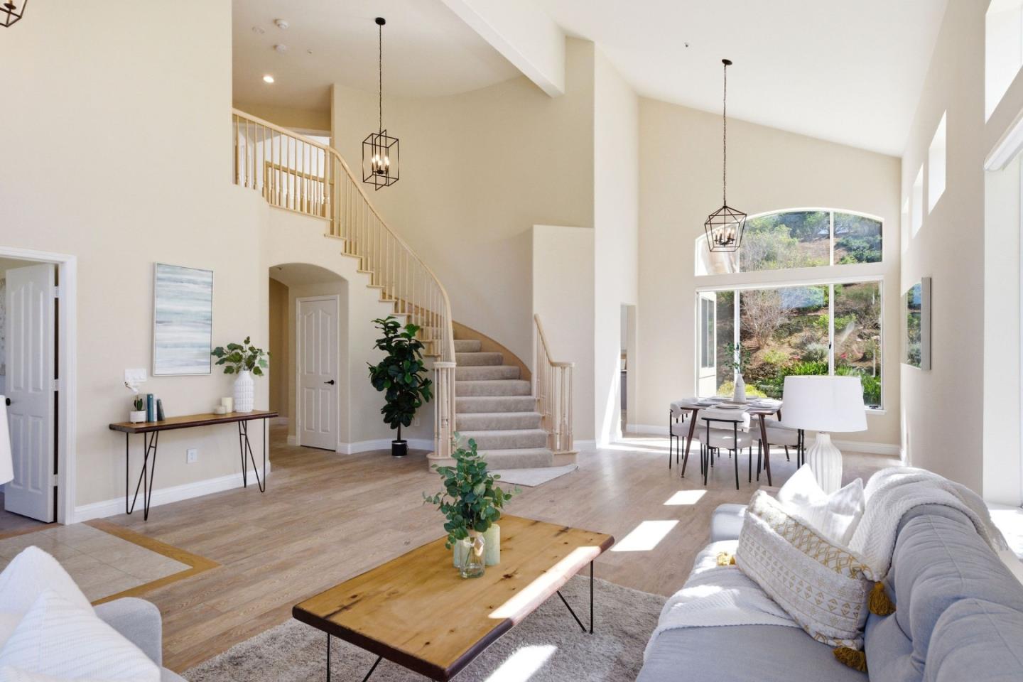 Detail Gallery Image 9 of 86 For 117 Lakewood Cir, San Mateo,  CA 94402 - 4 Beds | 3 Baths