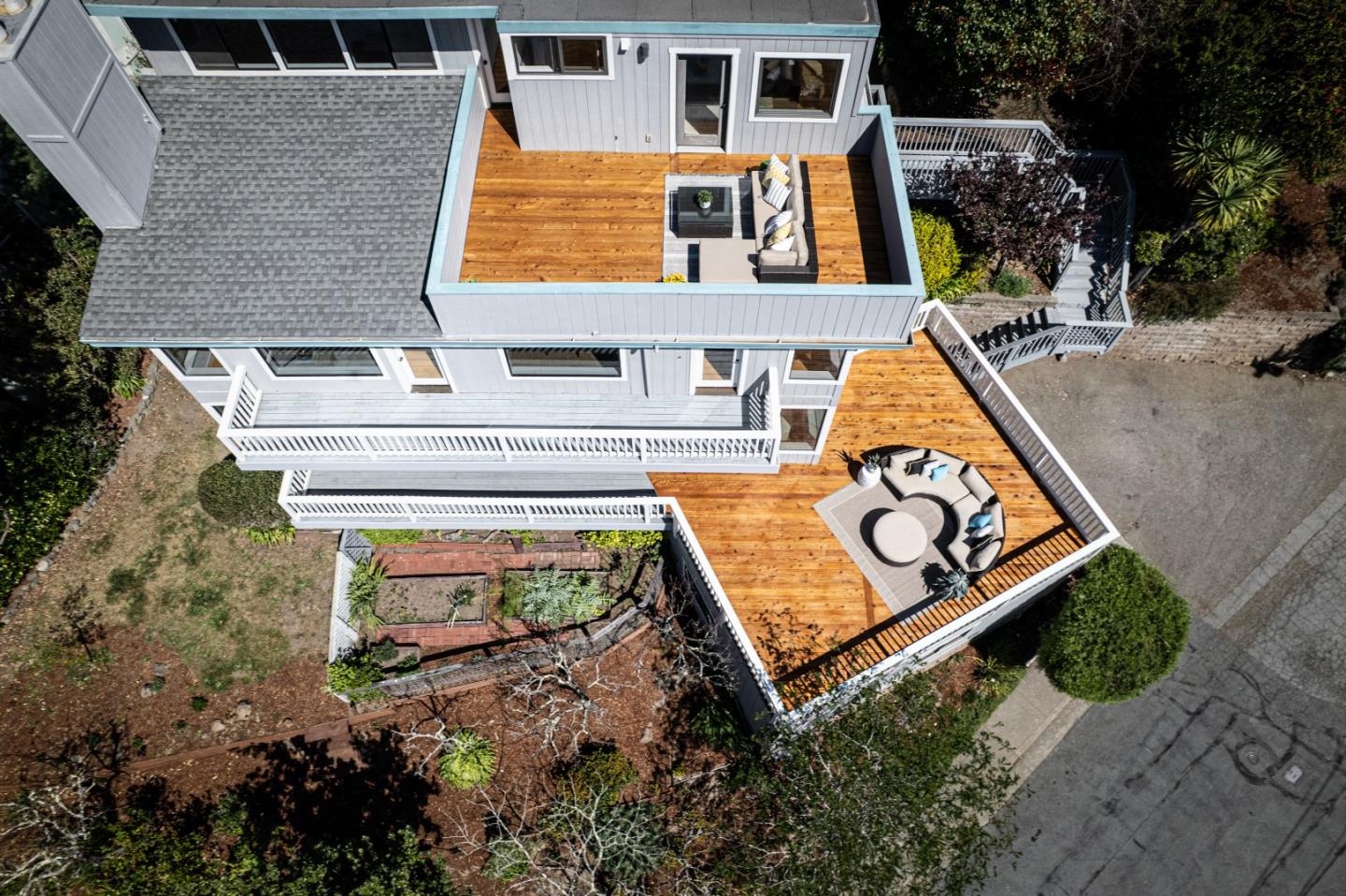 Detail Gallery Image 20 of 66 For 103 Dolphine Ave, El Granada,  CA 94018 - 5 Beds | 3/1 Baths