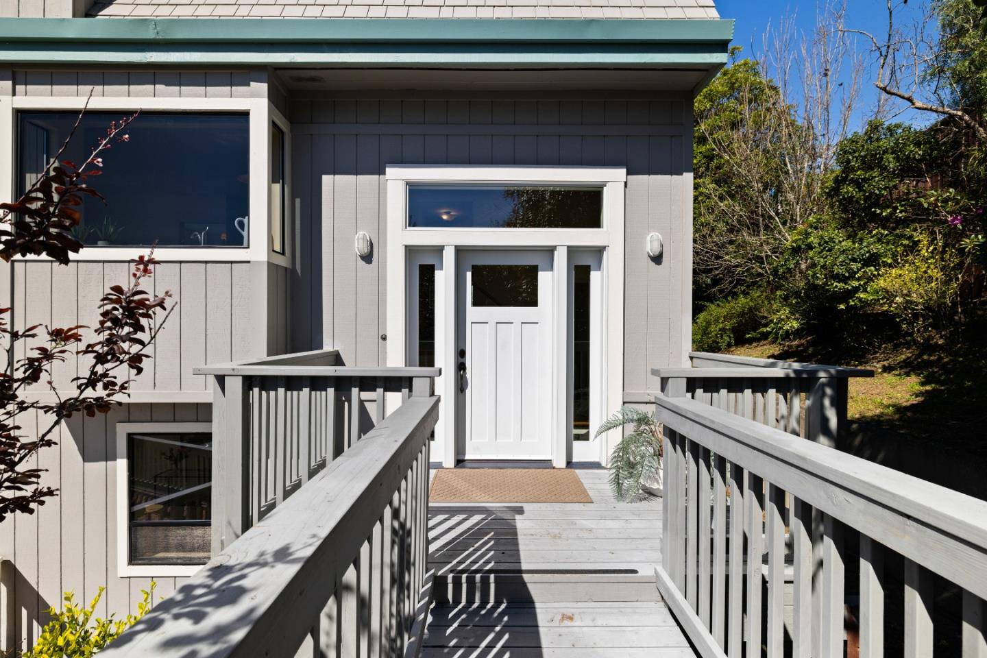 Detail Gallery Image 23 of 66 For 103 Dolphine Ave, El Granada,  CA 94018 - 5 Beds | 3/1 Baths