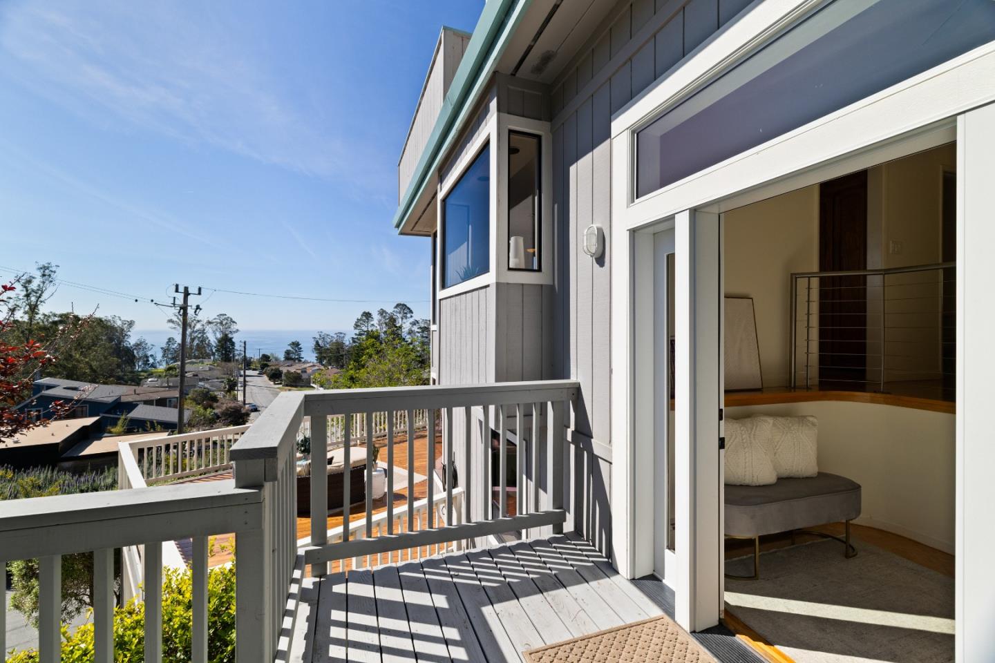 Detail Gallery Image 24 of 66 For 103 Dolphine Ave, El Granada,  CA 94018 - 5 Beds | 3/1 Baths