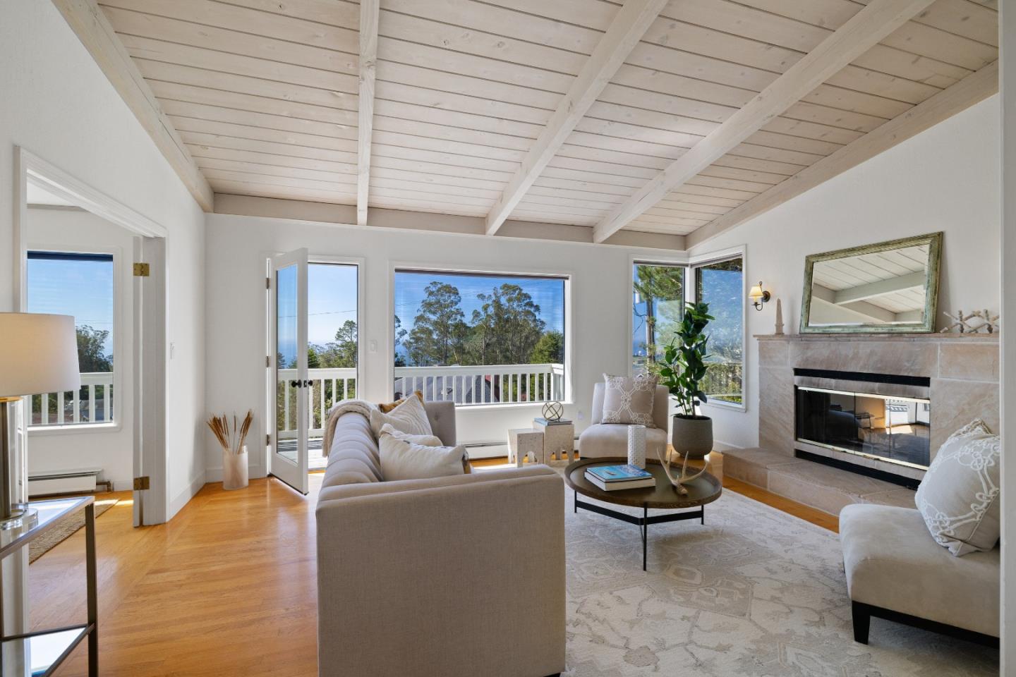 Detail Gallery Image 27 of 66 For 103 Dolphine Ave, El Granada,  CA 94018 - 5 Beds | 3/1 Baths