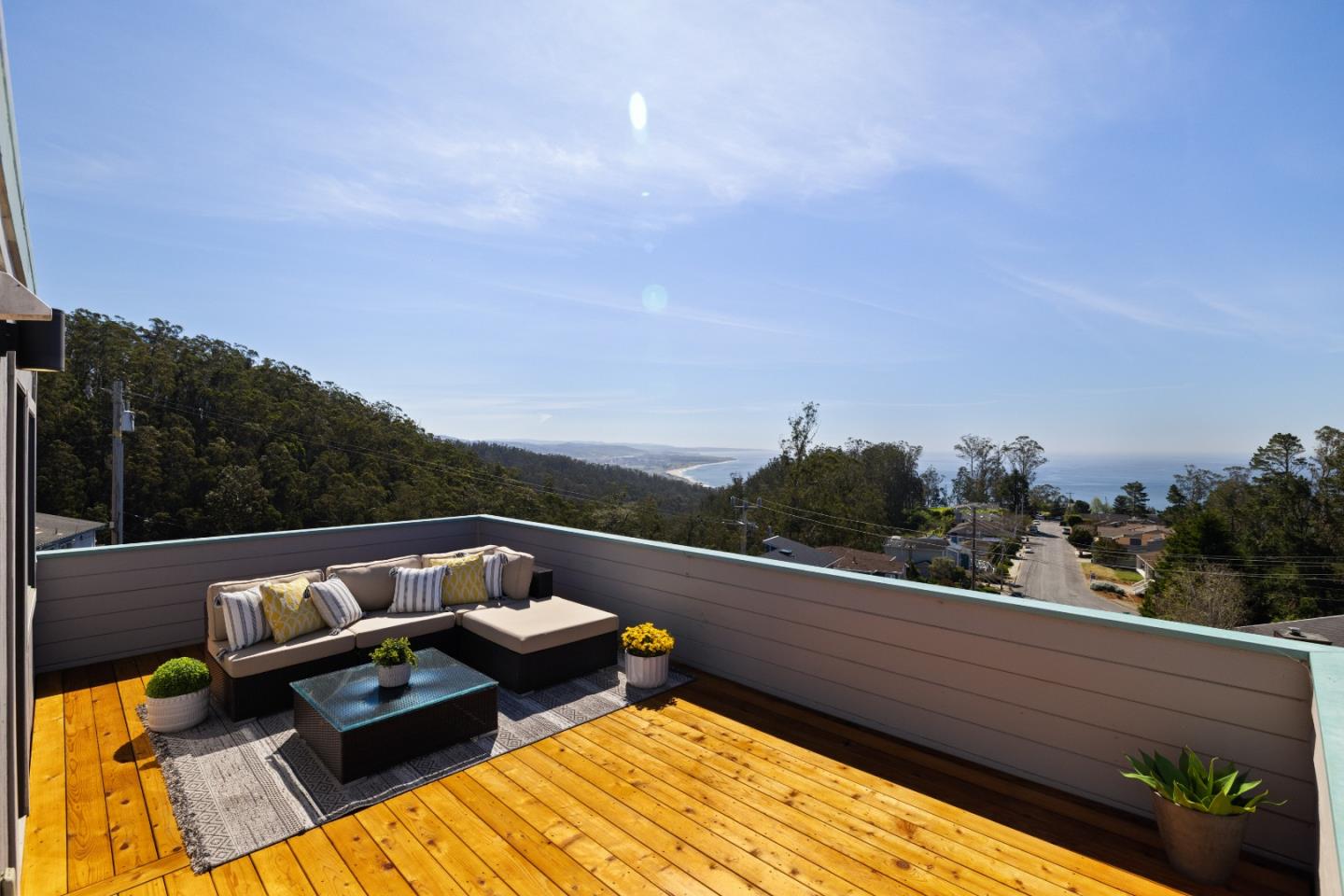 Detail Gallery Image 43 of 66 For 103 Dolphine Ave, El Granada,  CA 94018 - 5 Beds | 3/1 Baths