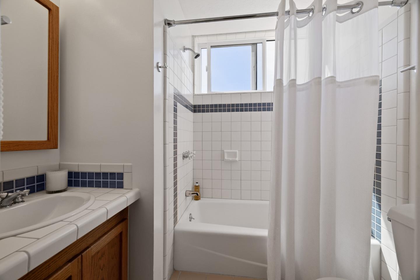 Detail Gallery Image 48 of 66 For 103 Dolphine Ave, El Granada,  CA 94018 - 5 Beds | 3/1 Baths