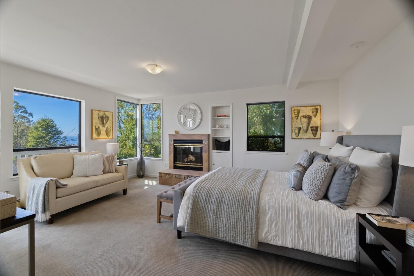 Detail Gallery Image 49 of 66 For 103 Dolphine Ave, El Granada,  CA 94018 - 5 Beds | 3/1 Baths