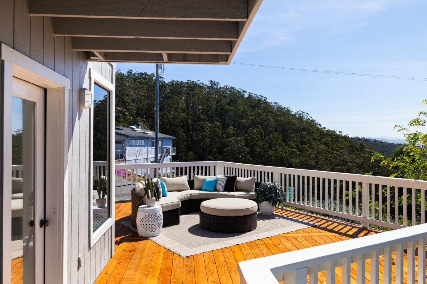 Detail Gallery Image 56 of 66 For 103 Dolphine Ave, El Granada,  CA 94018 - 5 Beds | 3/1 Baths