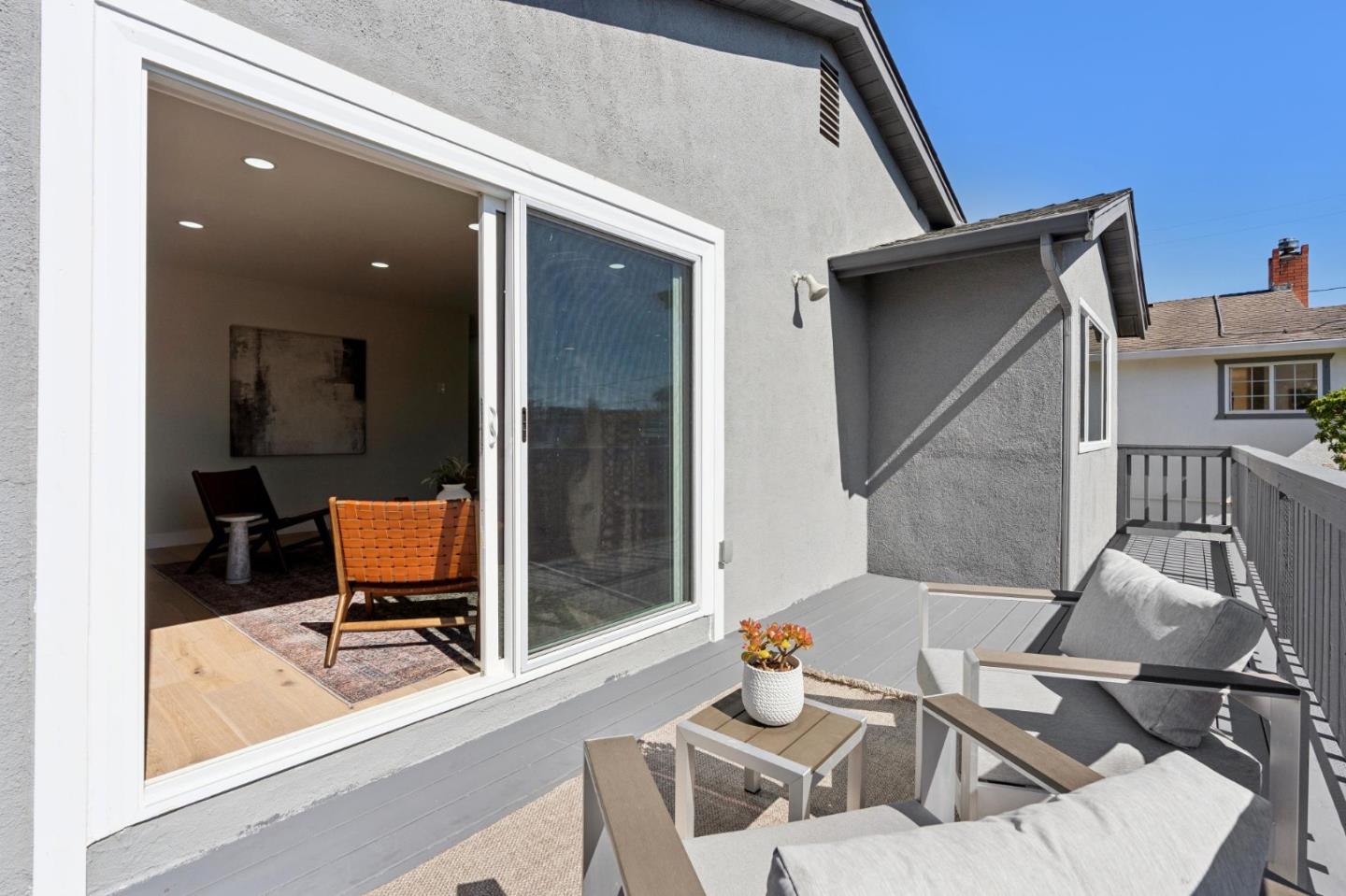 Detail Gallery Image 12 of 63 For 846 San Ramon Ave, Moss Beach,  CA 94038 - 5 Beds | 2/1 Baths