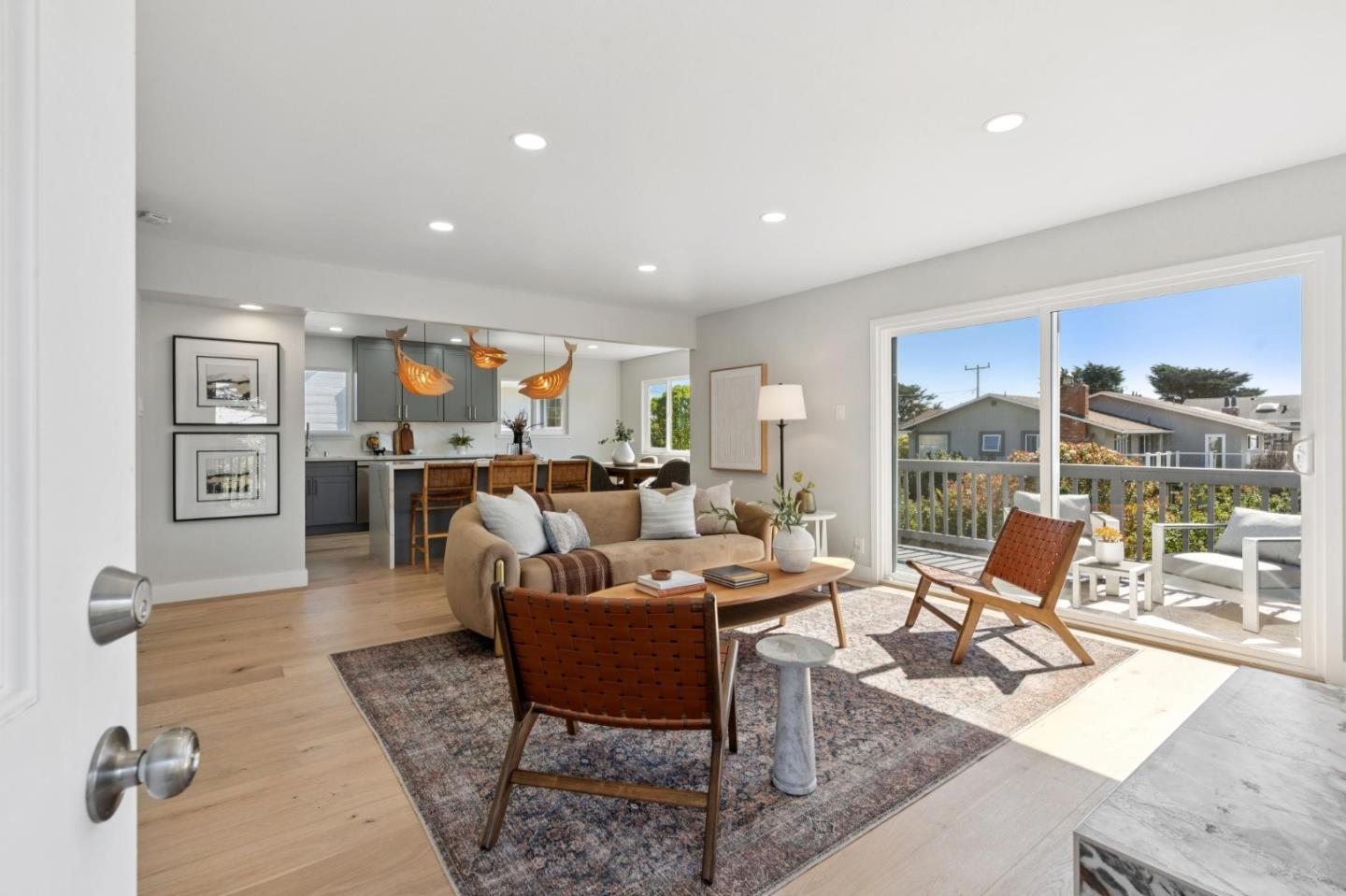 Detail Gallery Image 3 of 63 For 846 San Ramon Ave, Moss Beach,  CA 94038 - 5 Beds | 2/1 Baths