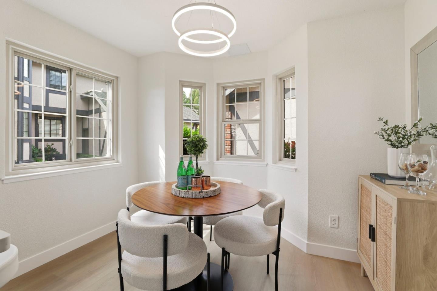 Detail Gallery Image 16 of 49 For 120 Haslemere Ct, Lafayette,  CA 94549 - 3 Beds | 3 Baths