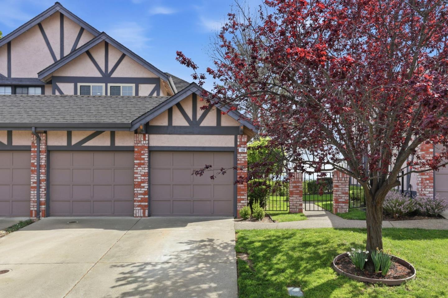 Detail Gallery Image 45 of 49 For 120 Haslemere Ct, Lafayette,  CA 94549 - 3 Beds | 3 Baths