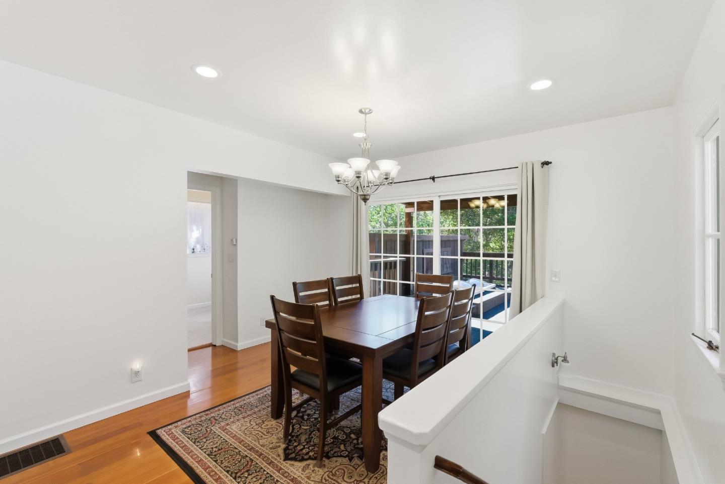 Detail Gallery Image 11 of 46 For 76 Fay Ave, San Carlos,  CA 94070 - 3 Beds | 2/1 Baths