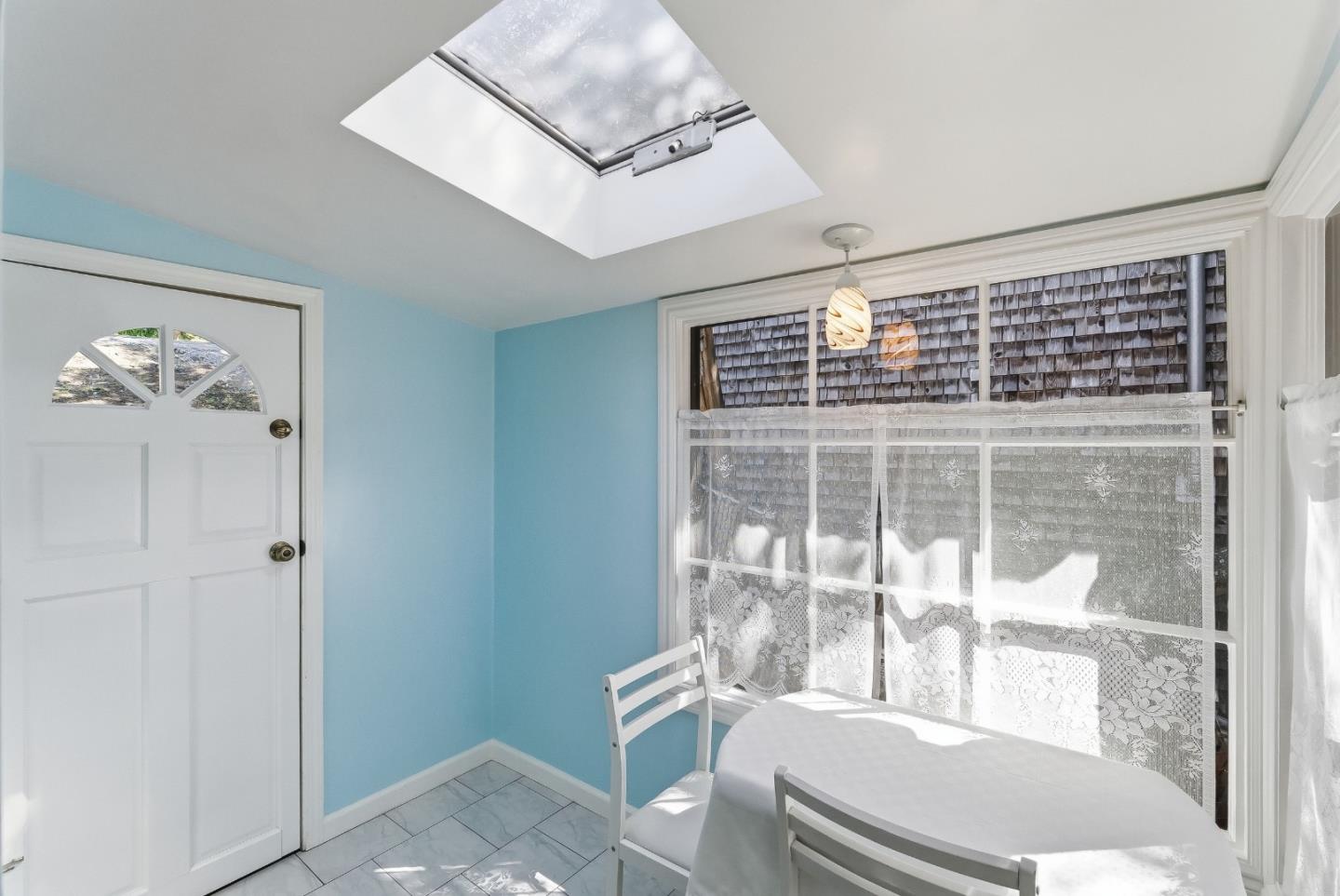 Detail Gallery Image 16 of 46 For 76 Fay Ave, San Carlos,  CA 94070 - 3 Beds | 2/1 Baths