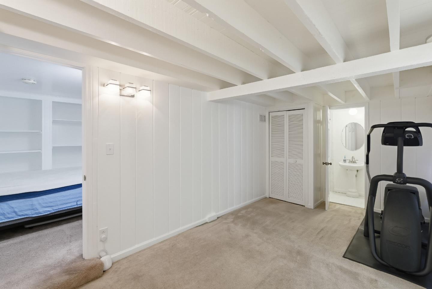 Detail Gallery Image 25 of 46 For 76 Fay Ave, San Carlos,  CA 94070 - 3 Beds | 2/1 Baths