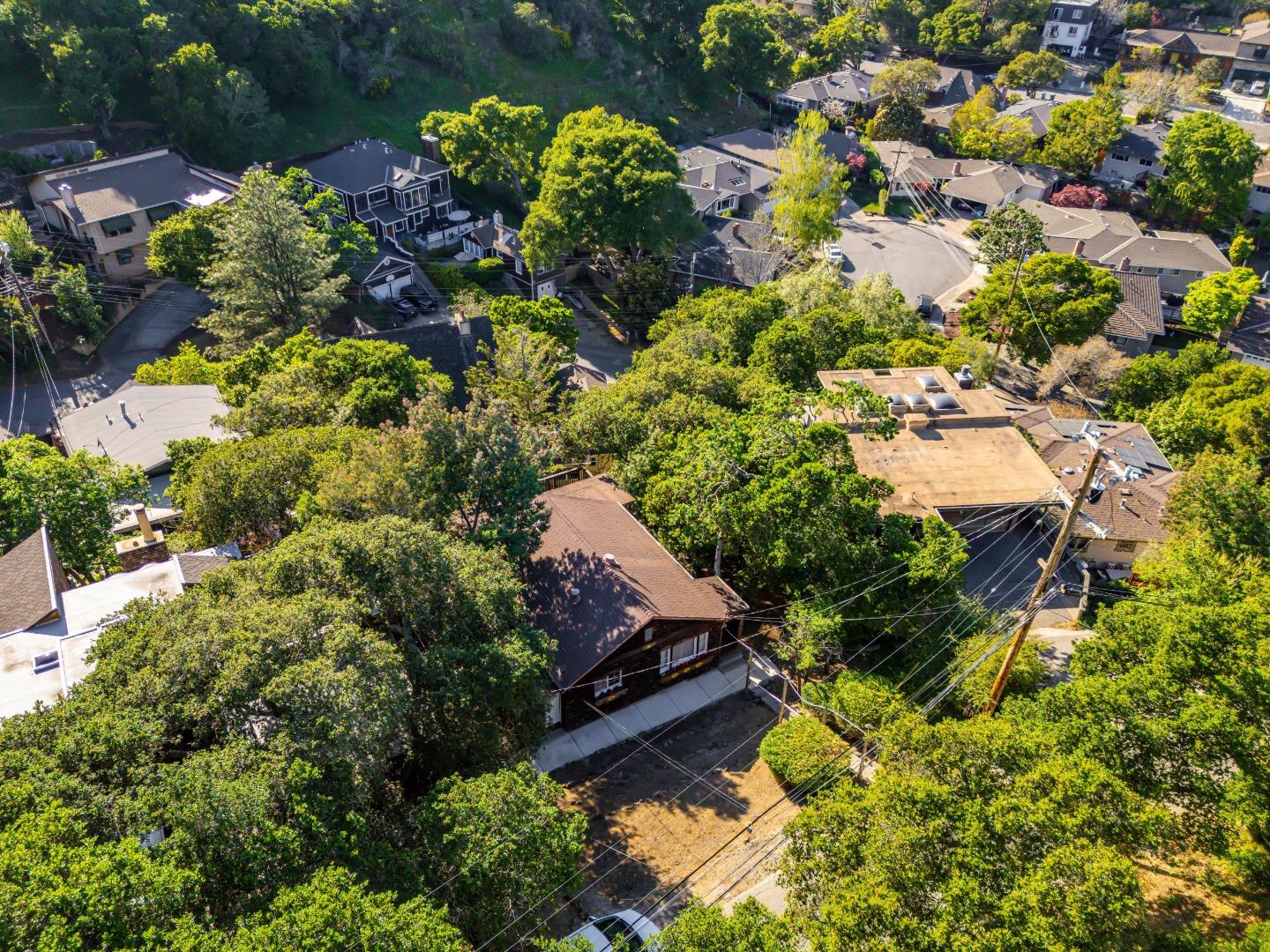 Detail Gallery Image 43 of 46 For 76 Fay Ave, San Carlos,  CA 94070 - 3 Beds | 2/1 Baths