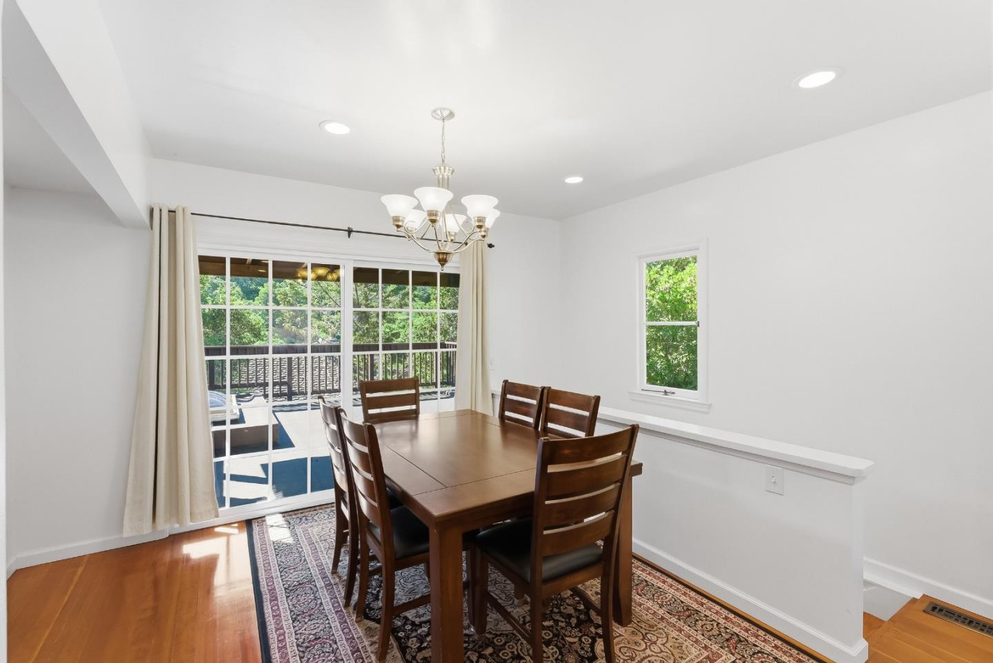 Detail Gallery Image 8 of 46 For 76 Fay Ave, San Carlos,  CA 94070 - 3 Beds | 2/1 Baths