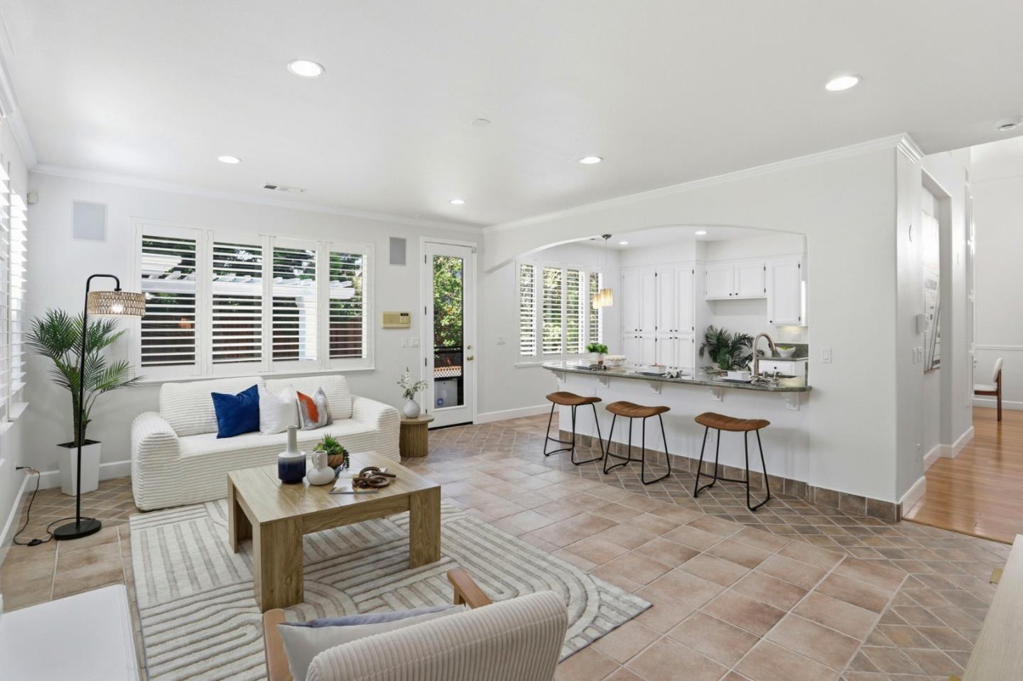 Detail Gallery Image 10 of 65 For 3283 Brittany Ct, San Jose,  CA 95135 - 5 Beds | 4/1 Baths