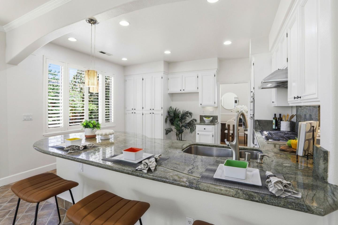 Detail Gallery Image 14 of 65 For 3283 Brittany Ct, San Jose,  CA 95135 - 5 Beds | 4/1 Baths