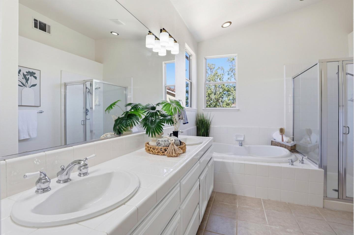 Detail Gallery Image 40 of 65 For 3283 Brittany Ct, San Jose,  CA 95135 - 5 Beds | 4/1 Baths