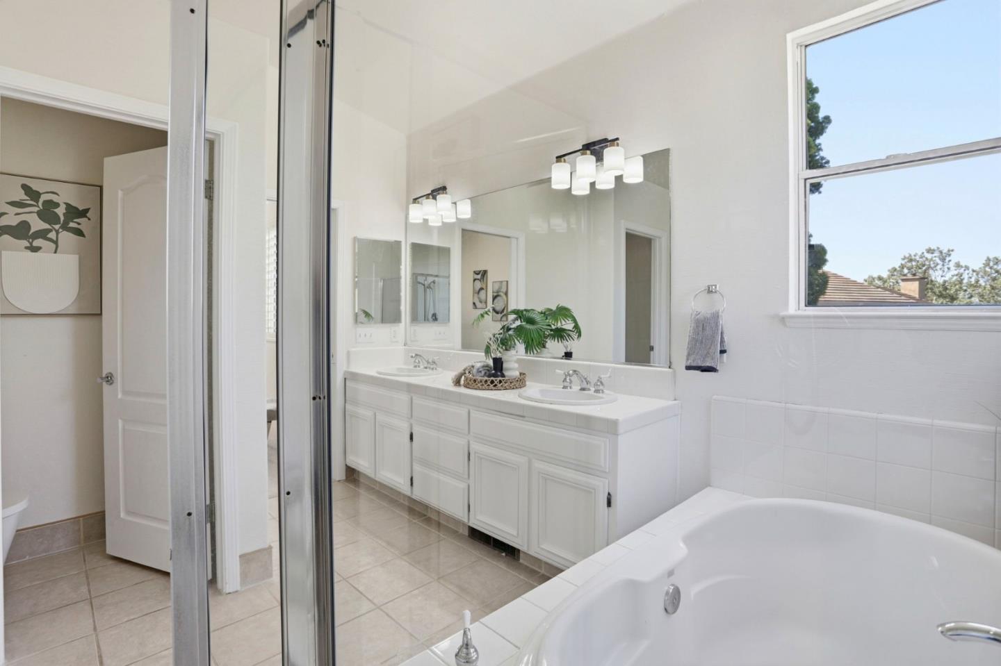 Detail Gallery Image 41 of 65 For 3283 Brittany Ct, San Jose,  CA 95135 - 5 Beds | 4/1 Baths