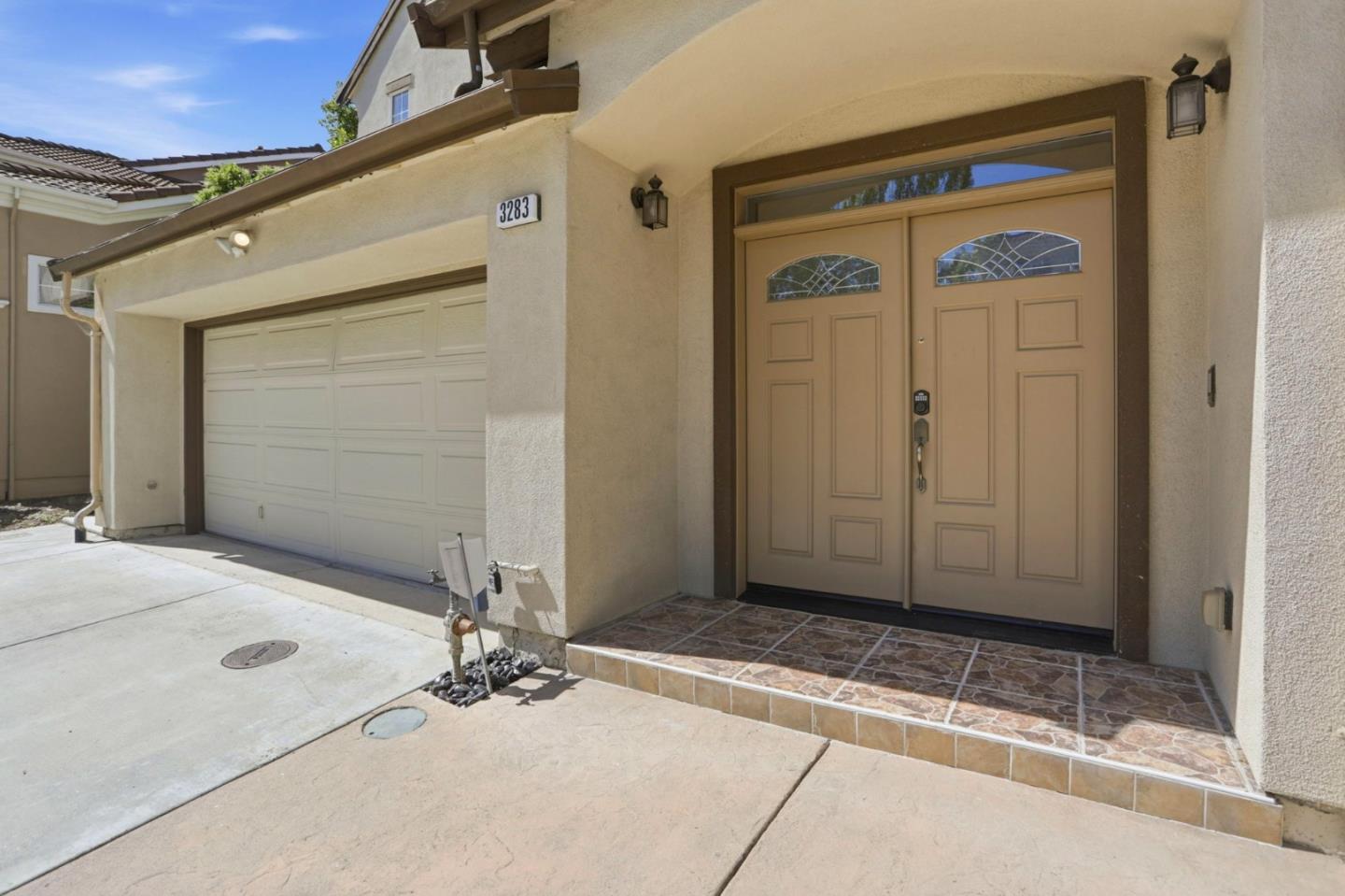 Detail Gallery Image 5 of 65 For 3283 Brittany Ct, San Jose,  CA 95135 - 5 Beds | 4/1 Baths