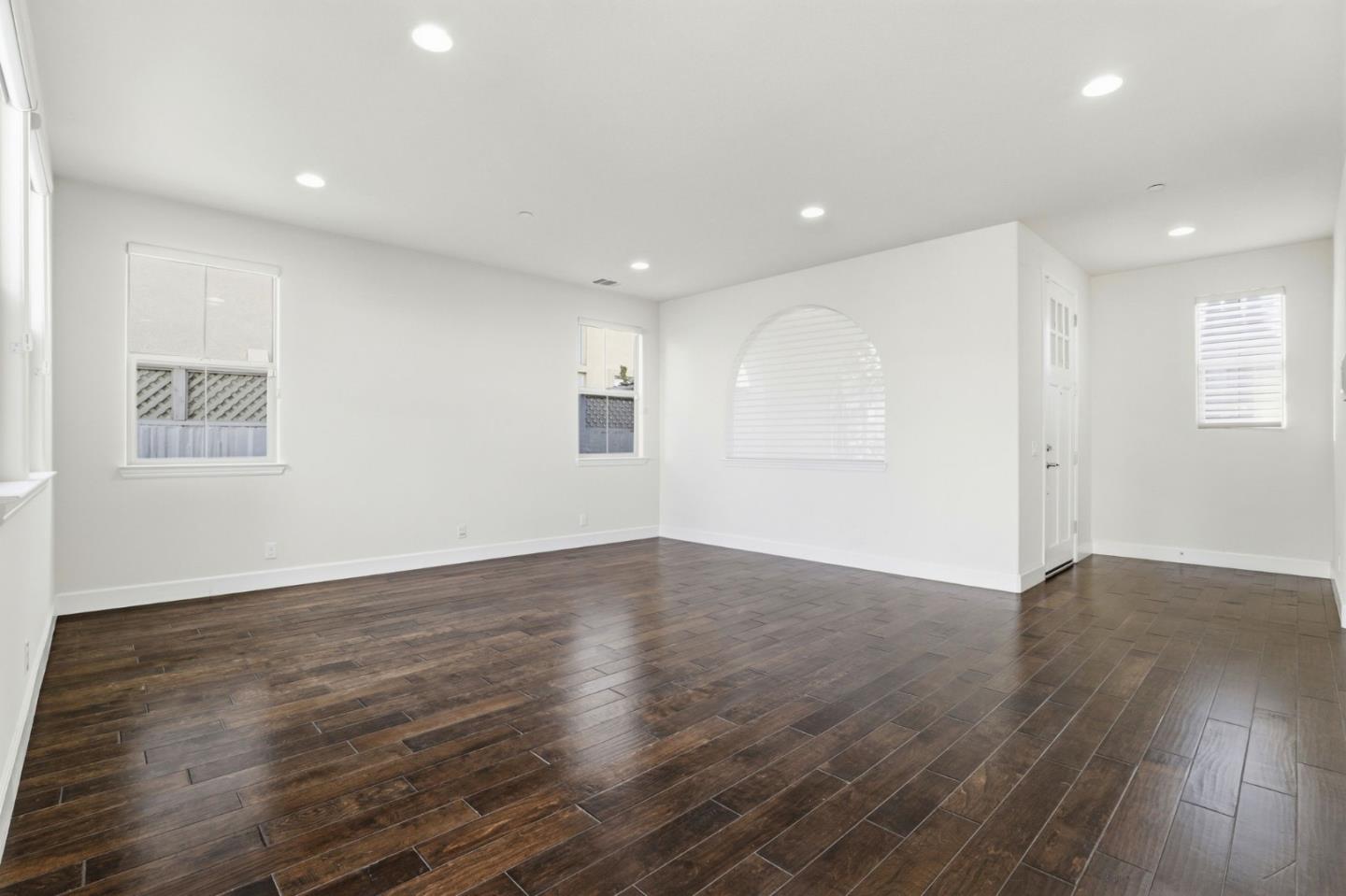 Detail Gallery Image 12 of 42 For 2582 Minuet Dr, San Jose,  CA 95131 - 4 Beds | 2/1 Baths