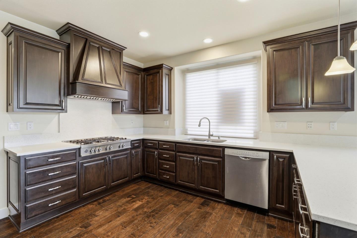 Detail Gallery Image 14 of 42 For 2582 Minuet Dr, San Jose,  CA 95131 - 4 Beds | 2/1 Baths