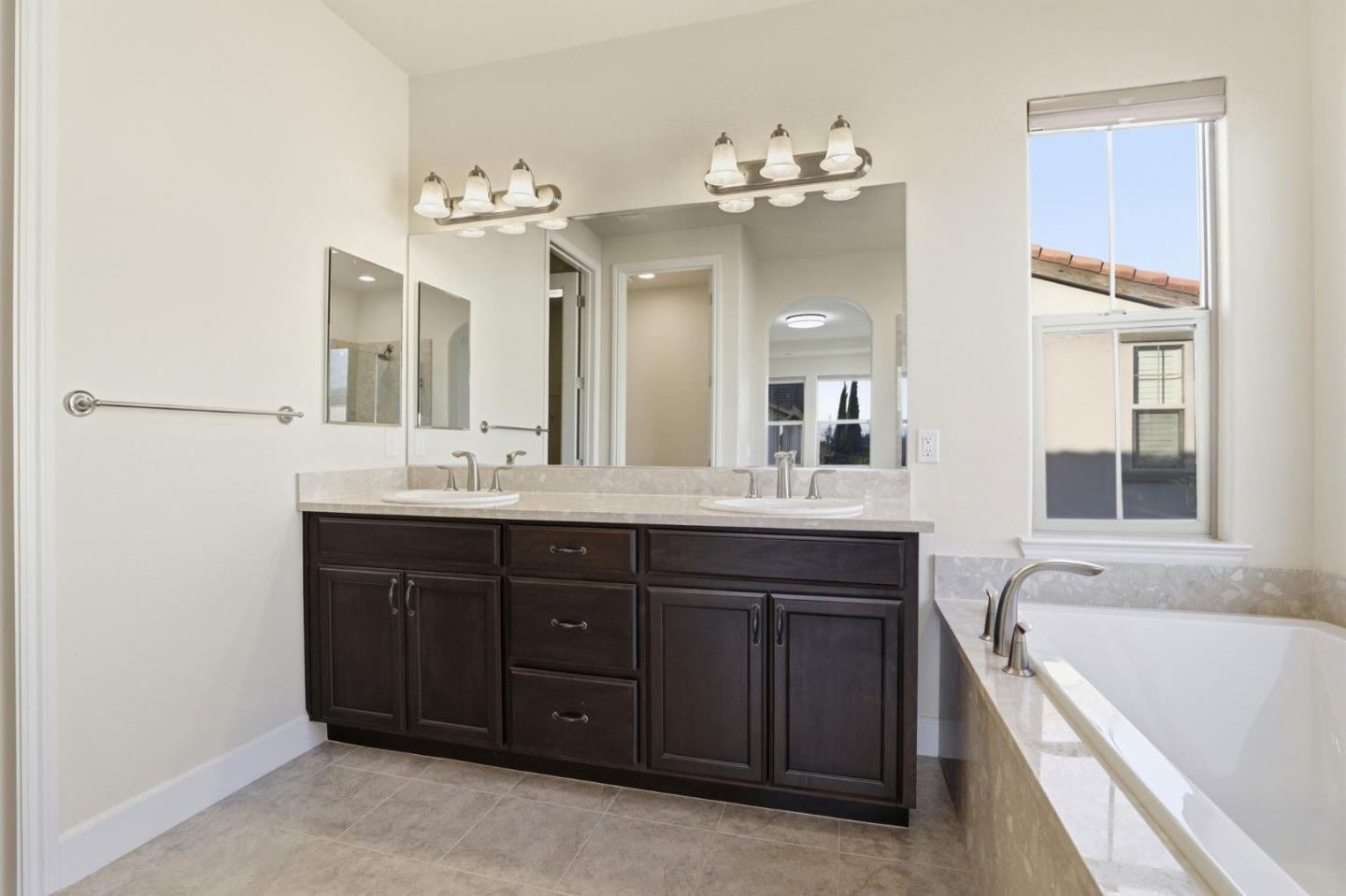 Detail Gallery Image 31 of 42 For 2582 Minuet Dr, San Jose,  CA 95131 - 4 Beds | 2/1 Baths
