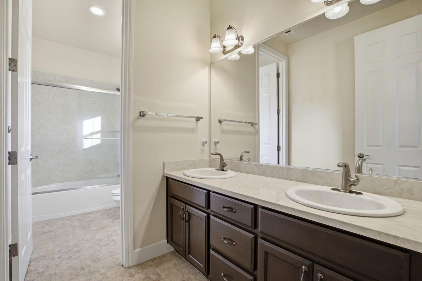 Detail Gallery Image 34 of 42 For 2582 Minuet Dr, San Jose,  CA 95131 - 4 Beds | 2/1 Baths