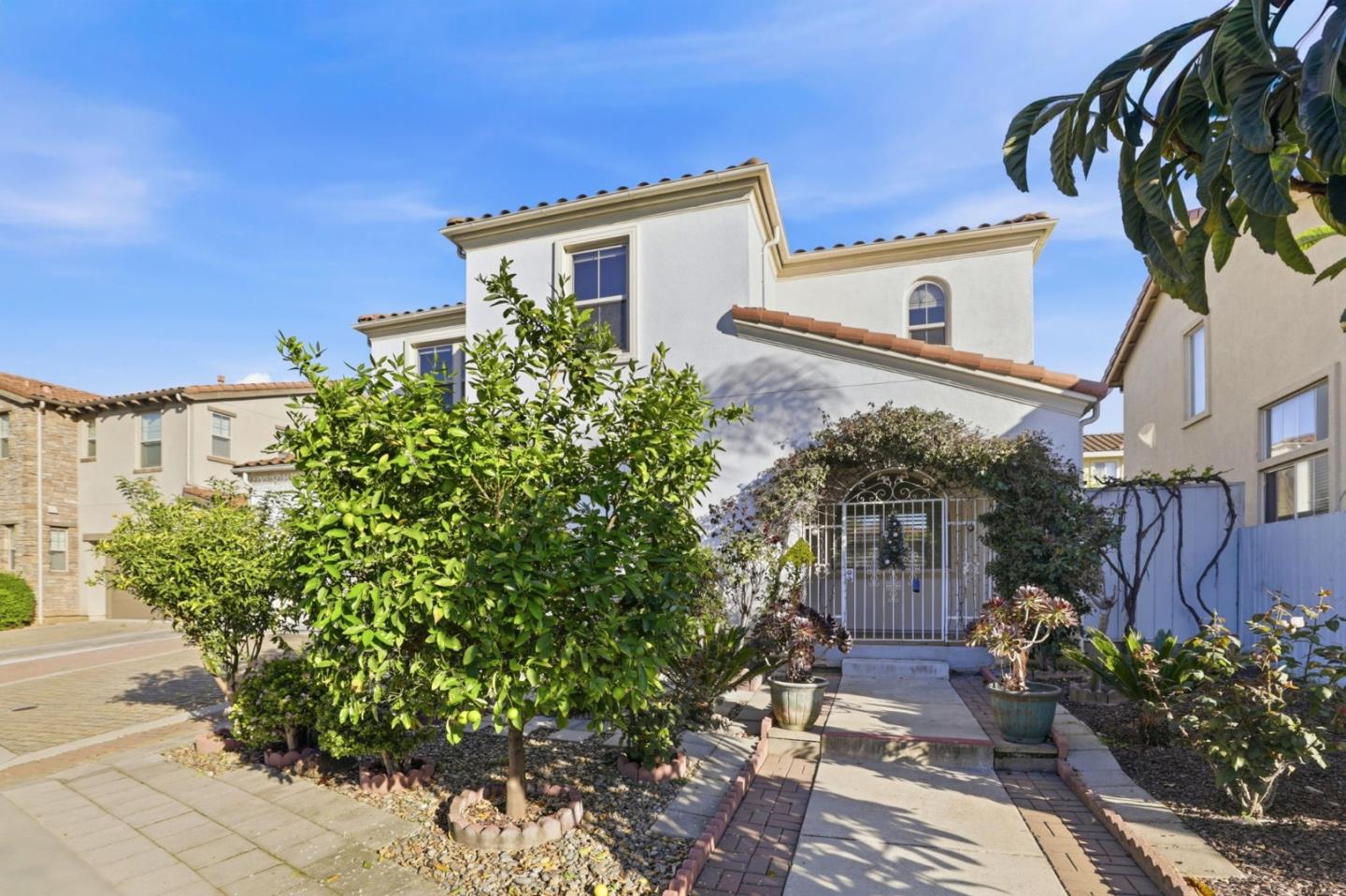 Detail Gallery Image 6 of 42 For 2582 Minuet Dr, San Jose,  CA 95131 - 4 Beds | 2/1 Baths