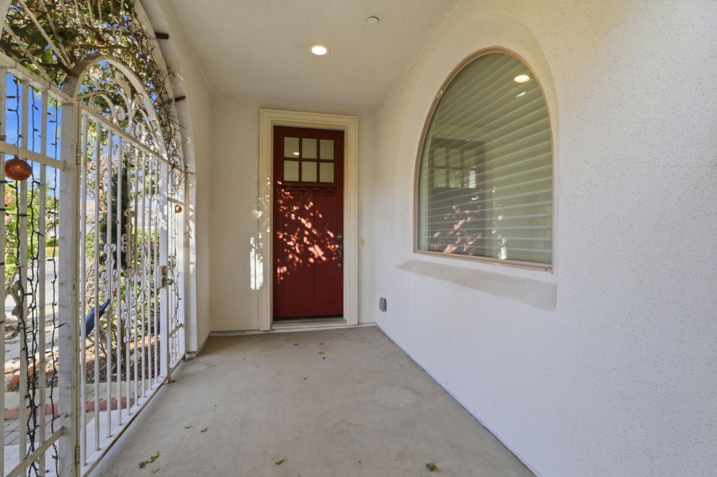 Detail Gallery Image 8 of 42 For 2582 Minuet Dr, San Jose,  CA 95131 - 4 Beds | 2/1 Baths