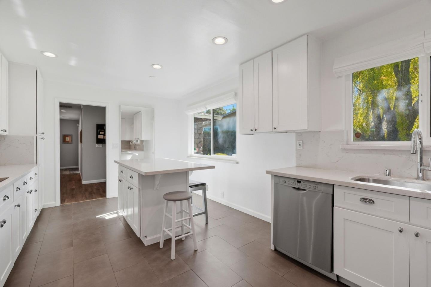 Detail Gallery Image 11 of 62 For 1370 Hillcrest Ct, San Jose,  CA 95120 - 4 Beds | 2/1 Baths