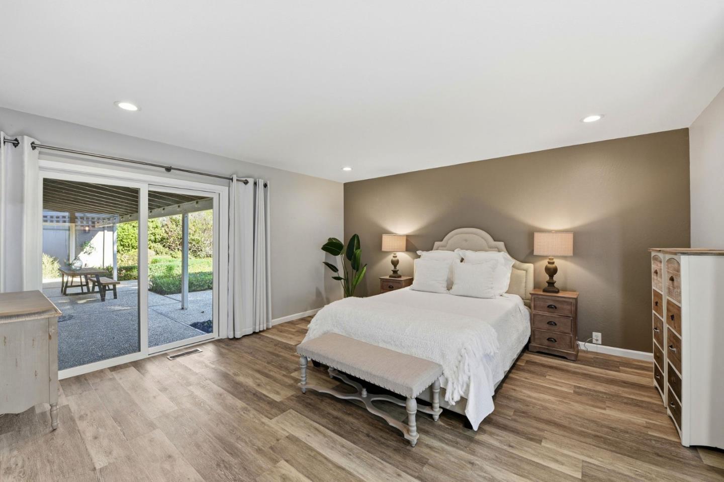 Detail Gallery Image 25 of 62 For 1370 Hillcrest Ct, San Jose,  CA 95120 - 4 Beds | 2/1 Baths