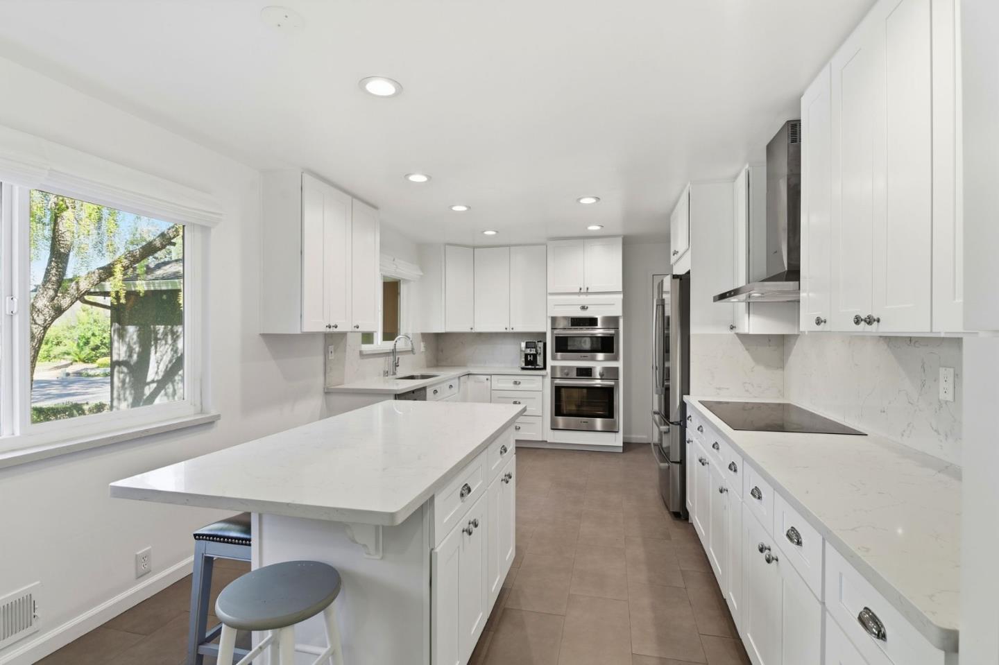 Detail Gallery Image 9 of 62 For 1370 Hillcrest Ct, San Jose,  CA 95120 - 4 Beds | 2/1 Baths