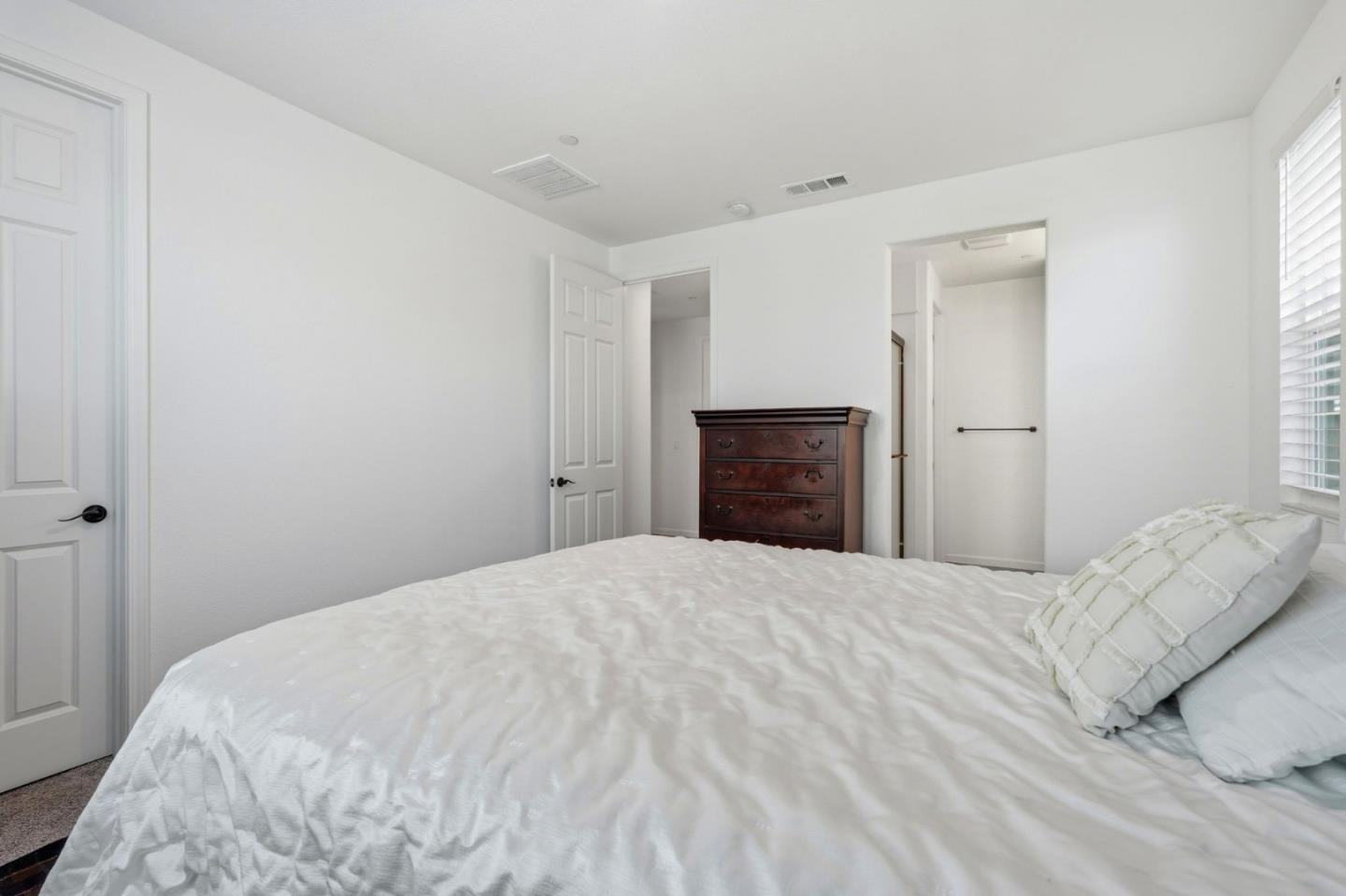 Detail Gallery Image 18 of 27 For 667 Pleasant Dr, Lathrop,  CA 95330 - 3 Beds | 2 Baths