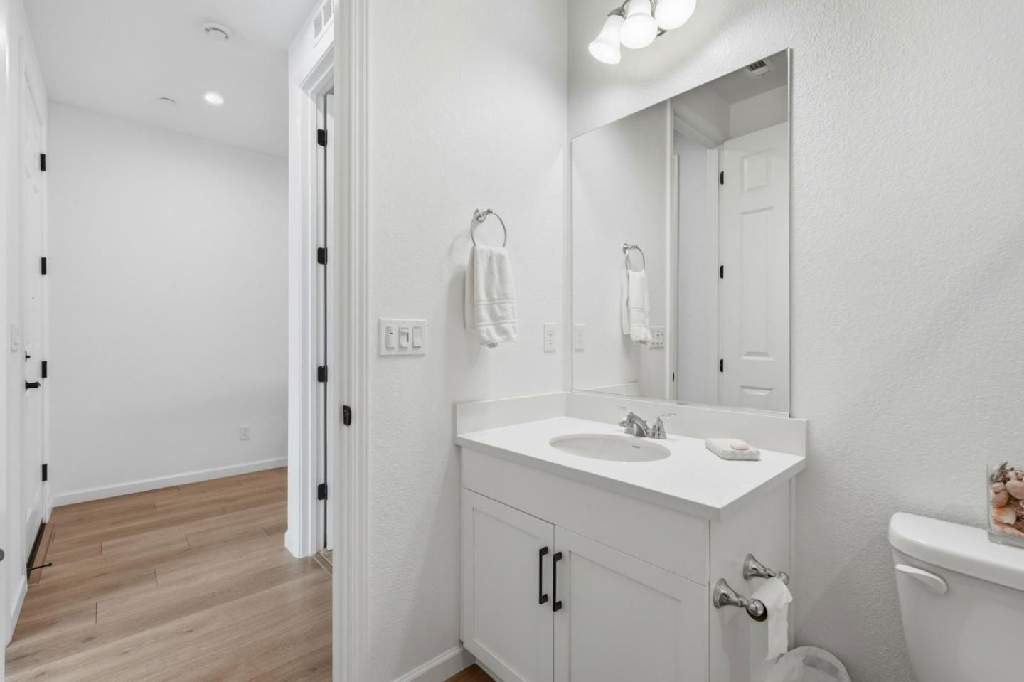 Detail Gallery Image 20 of 27 For 667 Pleasant Dr, Lathrop,  CA 95330 - 3 Beds | 2 Baths