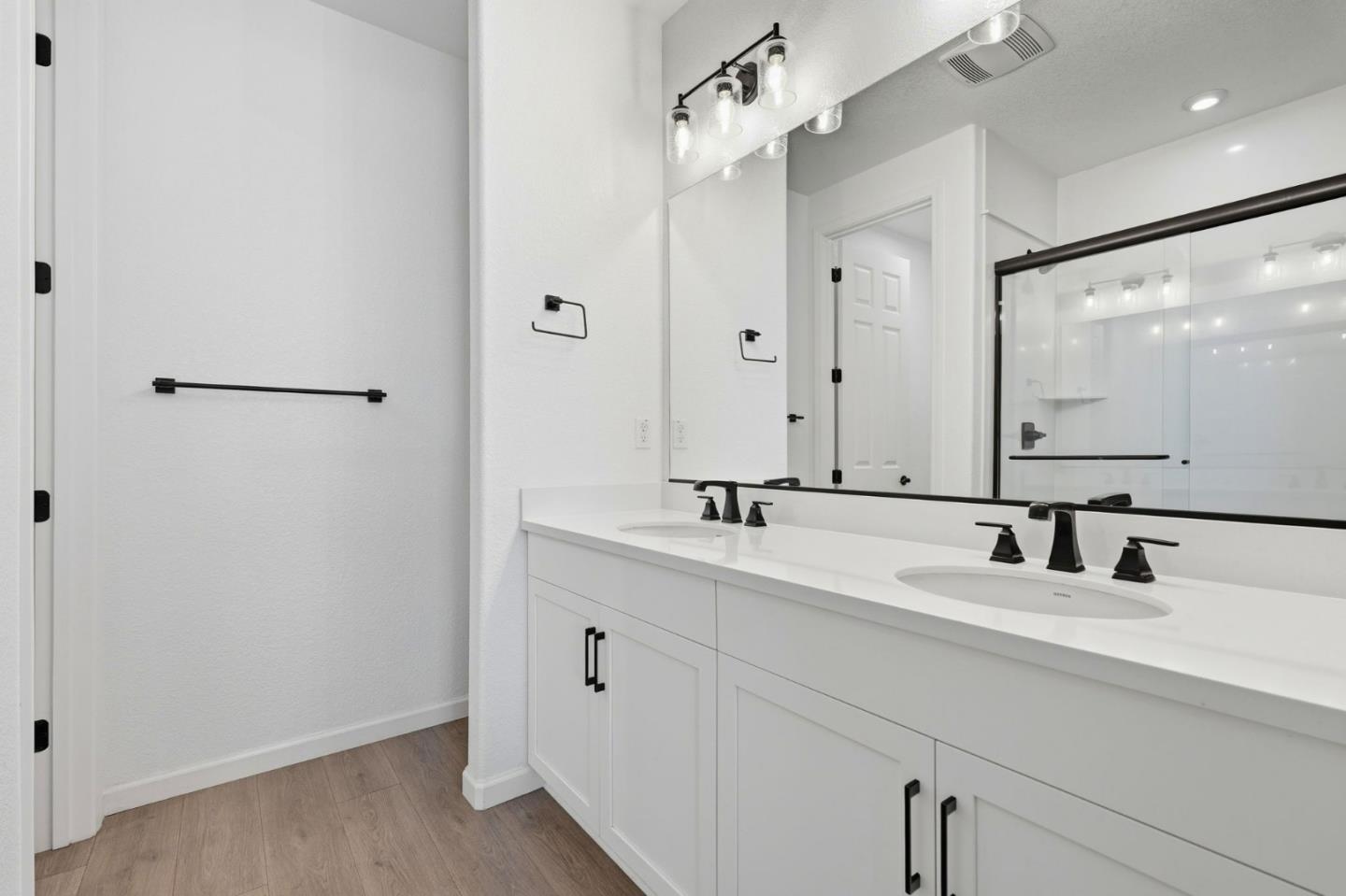 Detail Gallery Image 22 of 27 For 667 Pleasant Dr, Lathrop,  CA 95330 - 3 Beds | 2 Baths