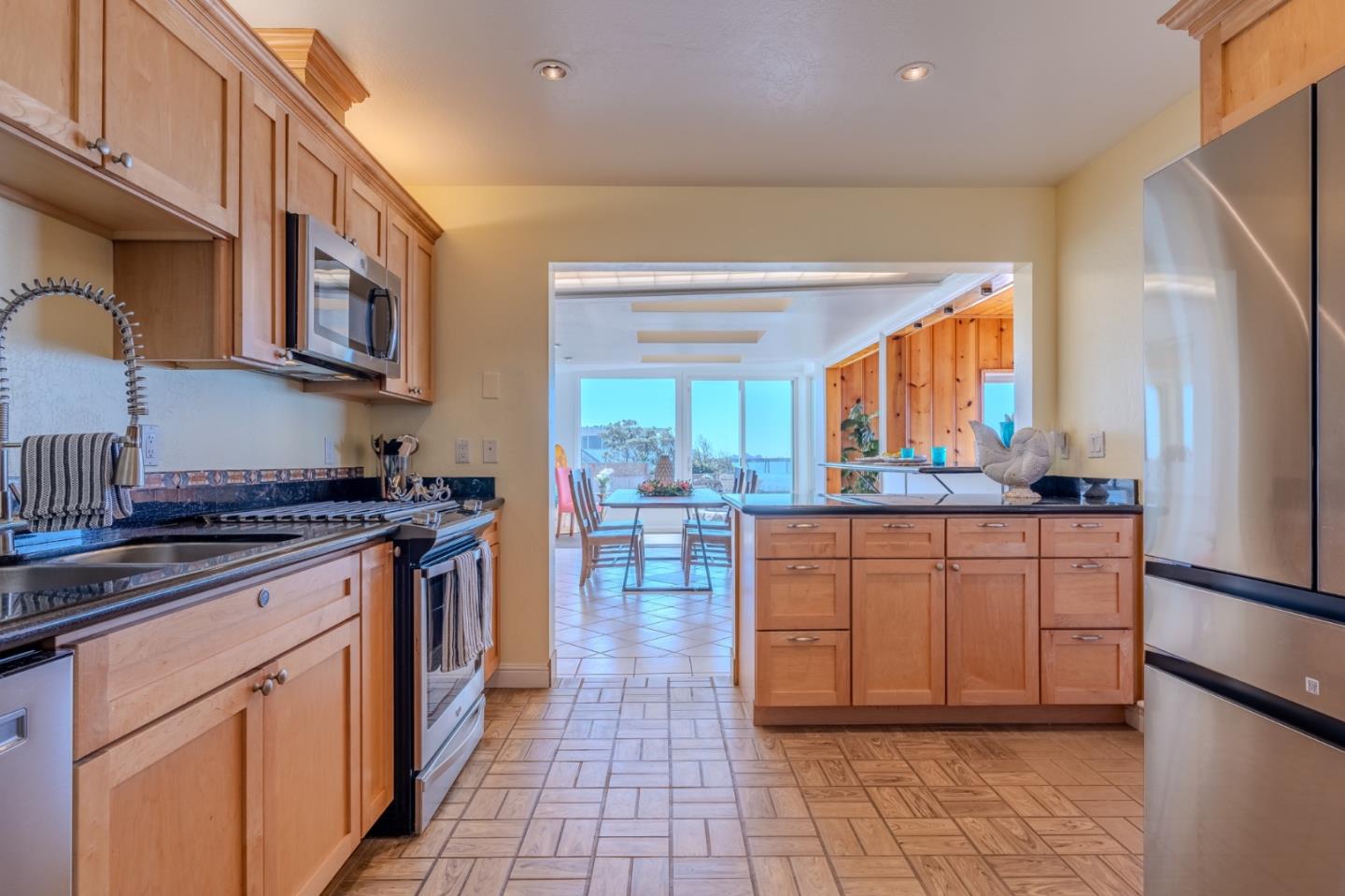 Detail Gallery Image 21 of 53 For 244 Shoreview Ave, Pacifica,  CA 94044 - 3 Beds | 3 Baths