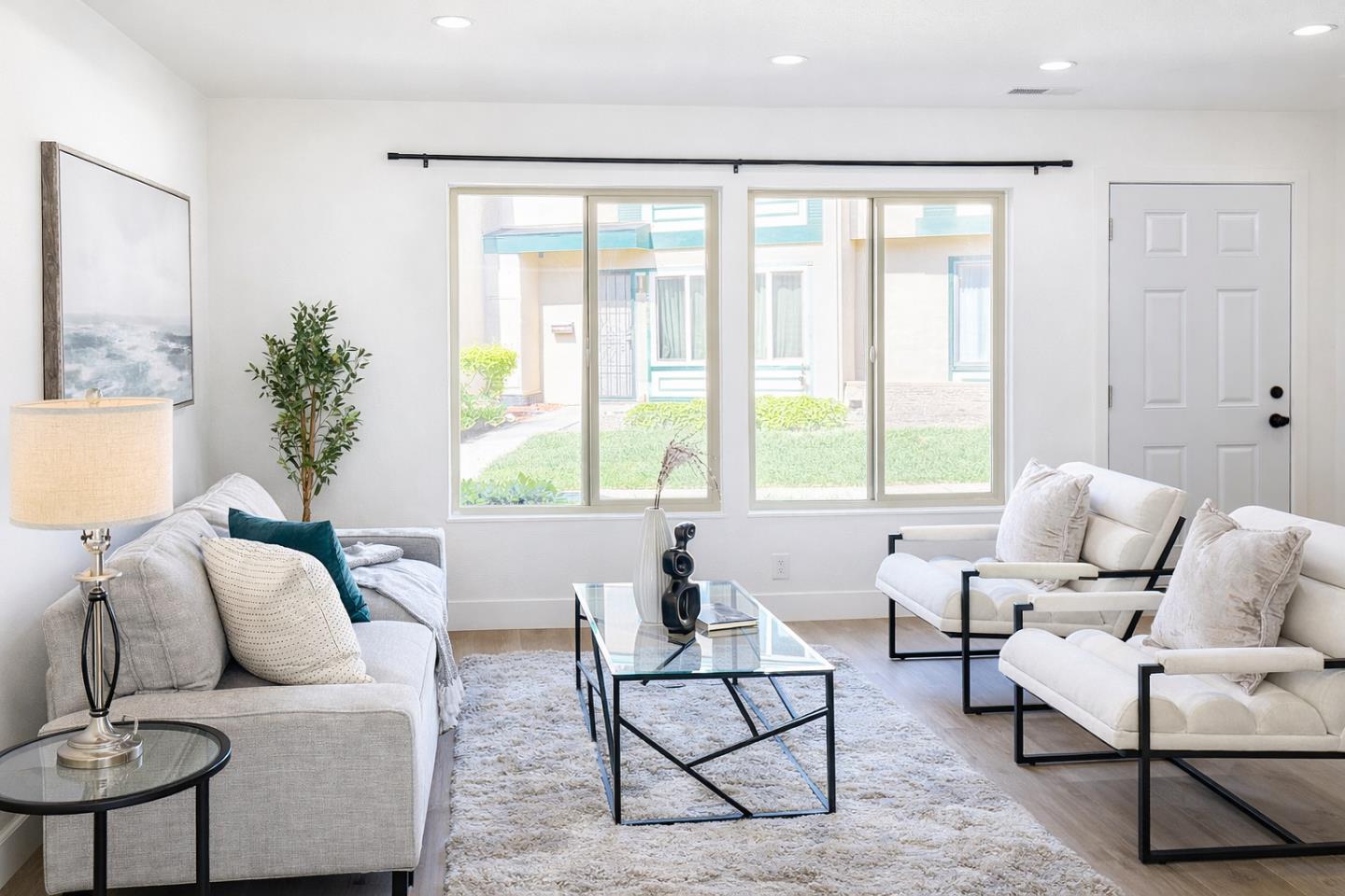 Front Image Thumbnail for ML82039479