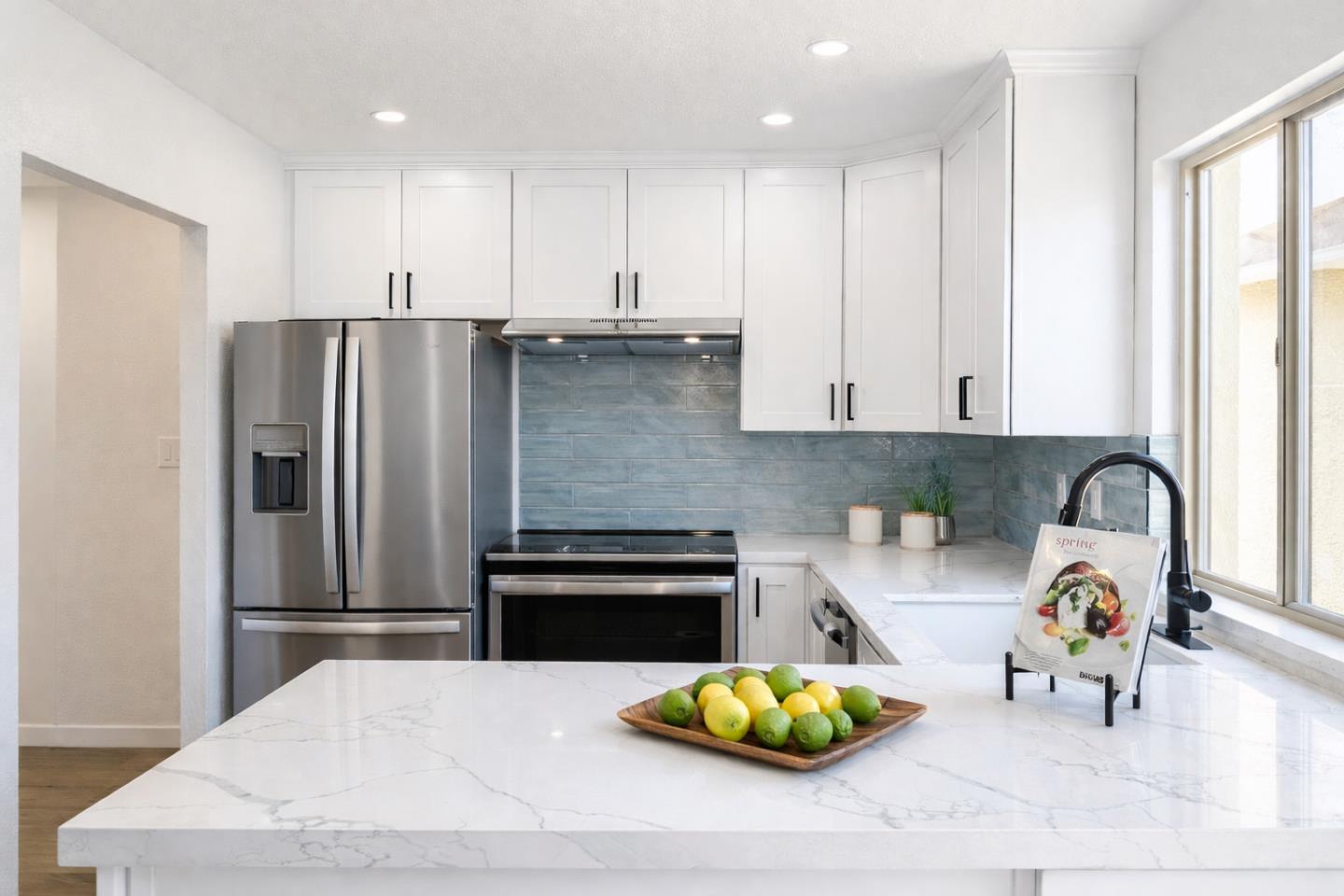 Detail Gallery Image 8 of 30 For 27799 Del Norte Ct, Hayward,  CA 94545 - 3 Beds | 1/1 Baths