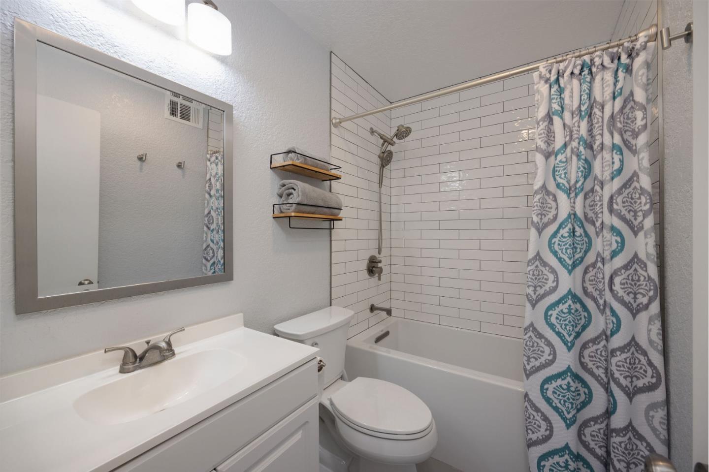 Detail Gallery Image 16 of 48 For 839 Sonora Ave, El Granada,  CA 94018 - 3 Beds | 2/1 Baths