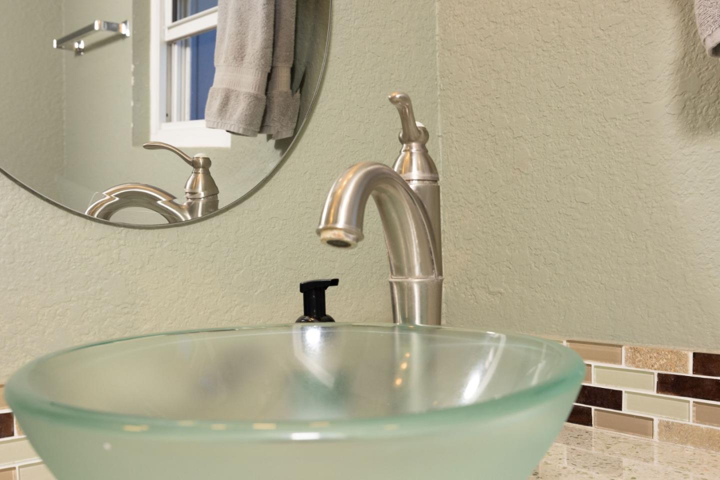 Detail Gallery Image 3 of 48 For 839 Sonora Ave, El Granada,  CA 94018 - 3 Beds | 2/1 Baths